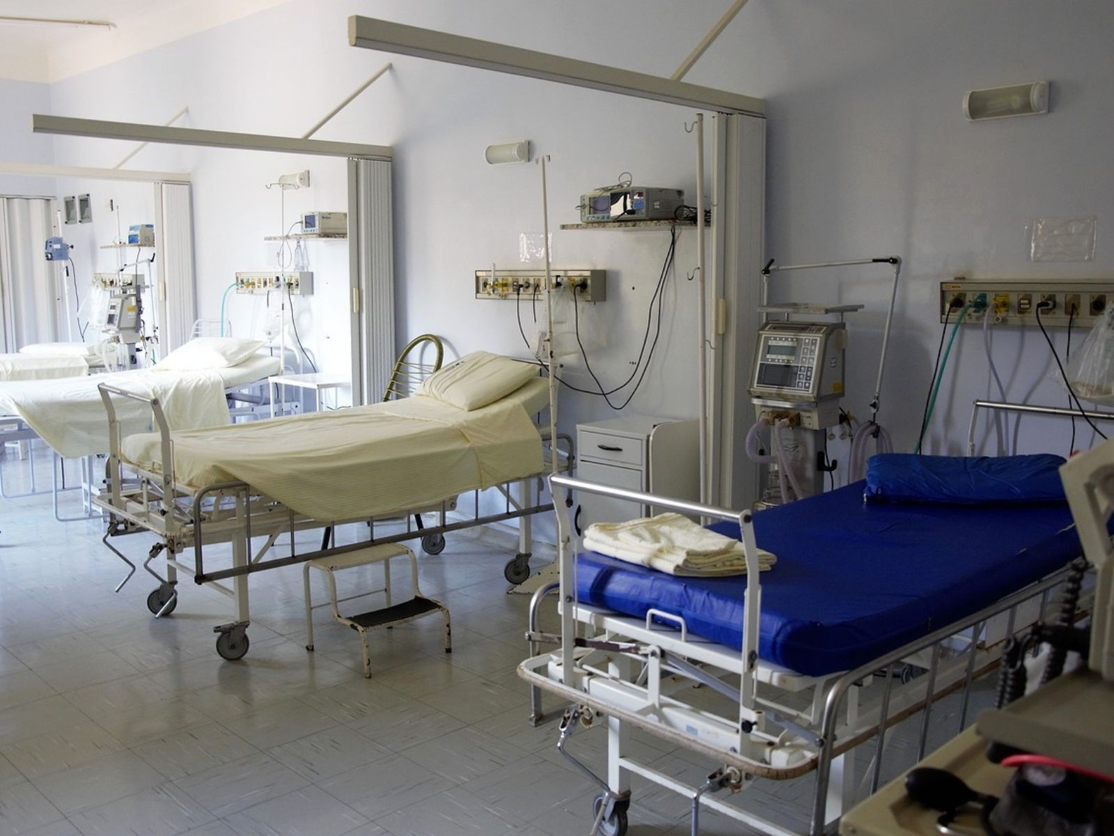 emergency room hospital bed beds emergency room hospital bed beds