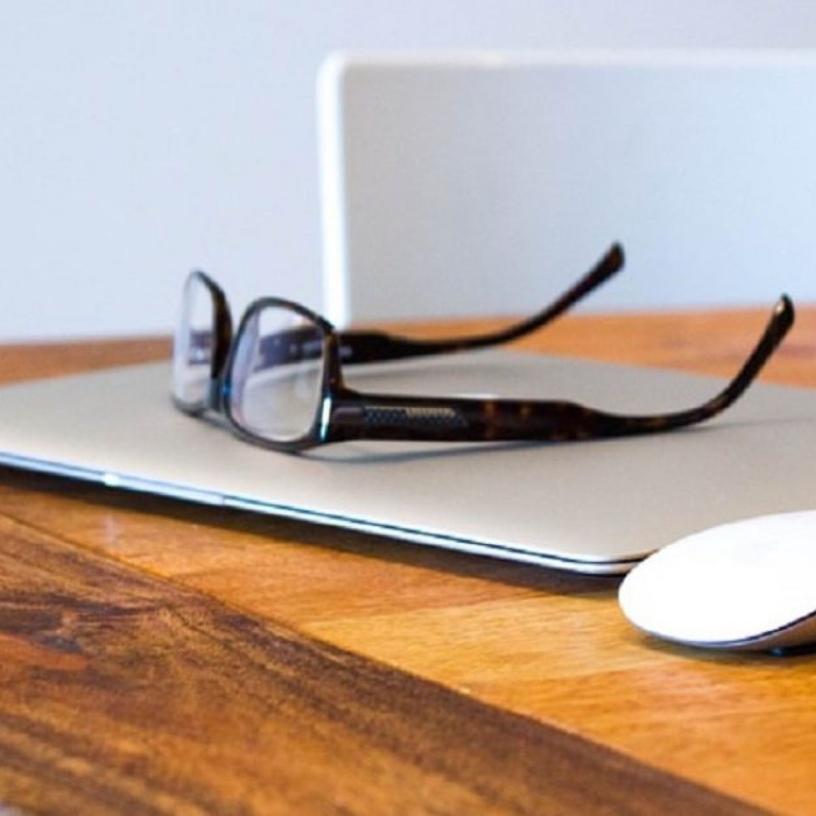 laptop computer internet technology