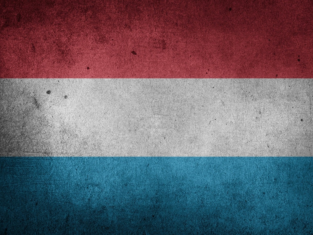 luxembourg flag