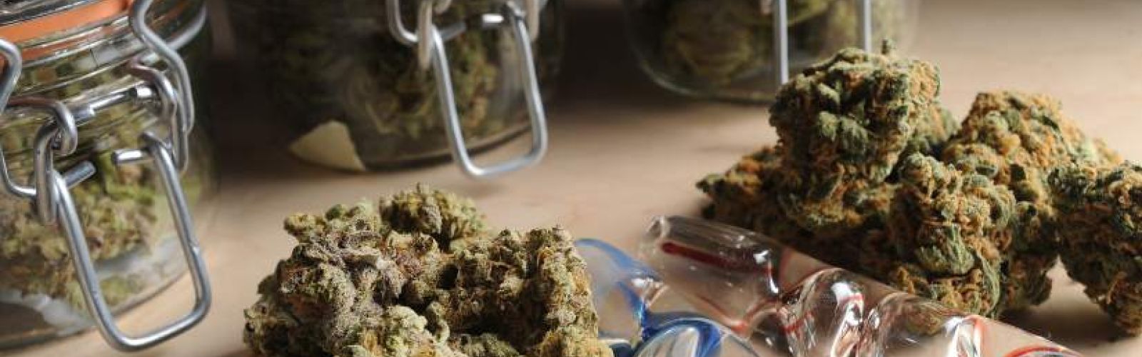 cannabis jars pipes