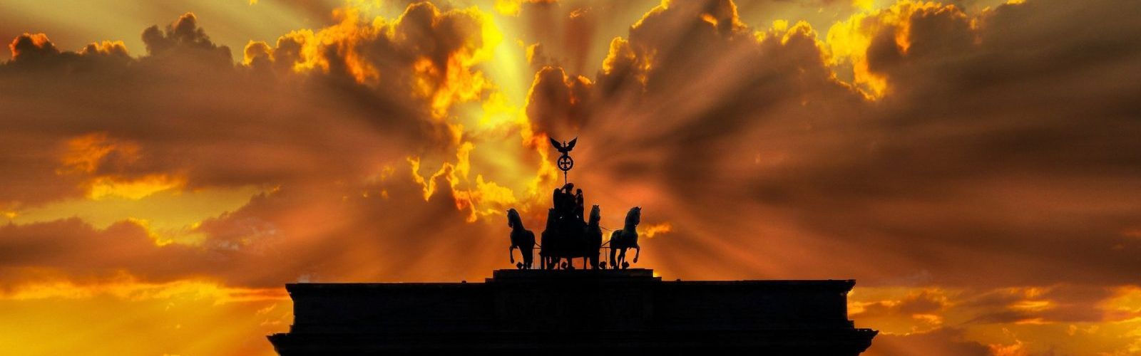 sunrise brandenberg gate berlin germany